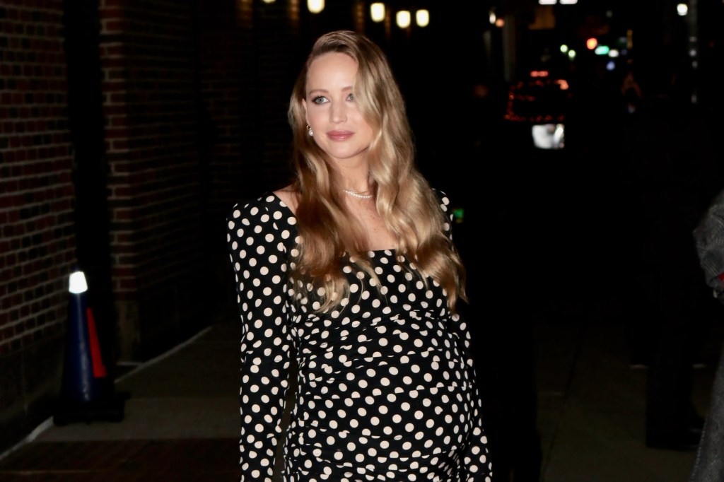 JENNIFER LAWRENCE: ESTILO MATERNAL&nbsp;INFALIBLE