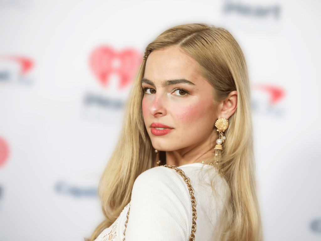 ¿HOMENAJE O IMITACIÓN? EL DEBATE DEL ÁLBUM DE ADDISON&nbsp;RAE