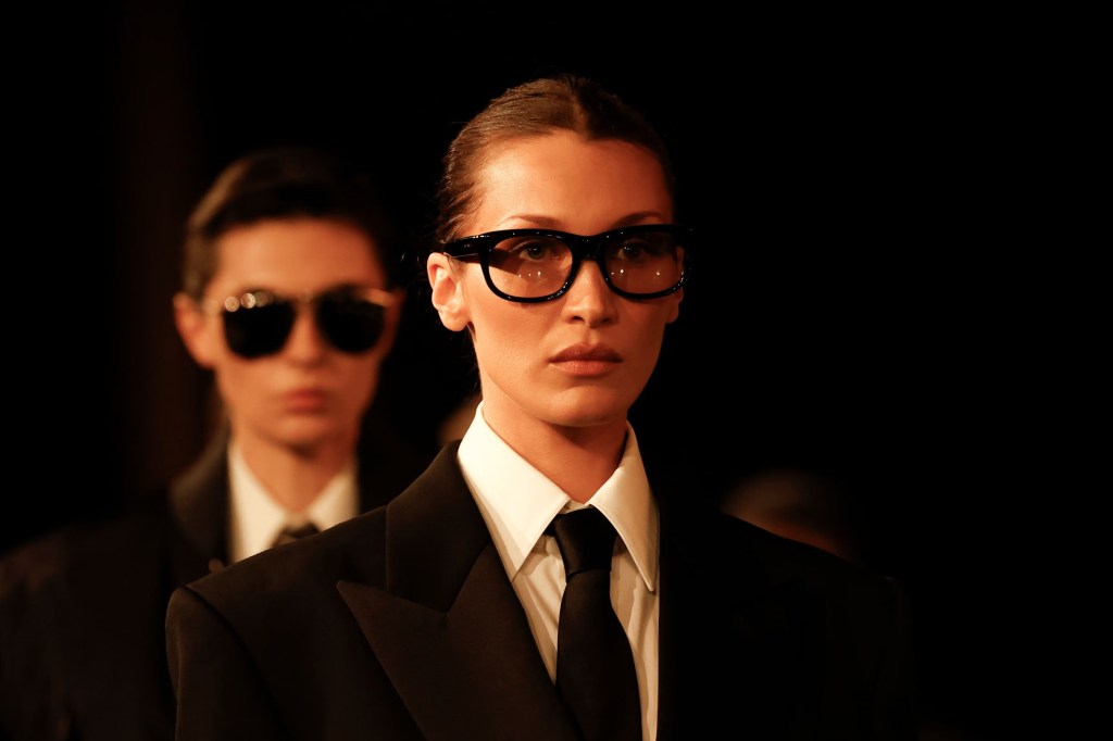 REVOLUCIÓN SASTRE: QUÉ DICE UN BLAZER CUANDO LO LLEVA UNA&nbsp;MUJER