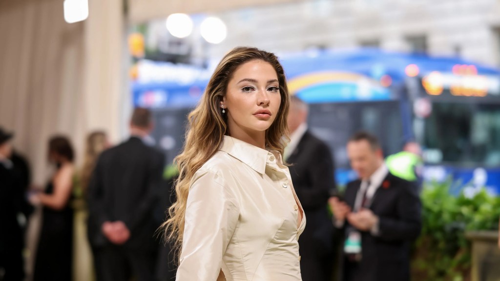 DE OUTER BANKS A HOLLYWOOD: EL ASCENSO DE MADELYN&nbsp;CLINE