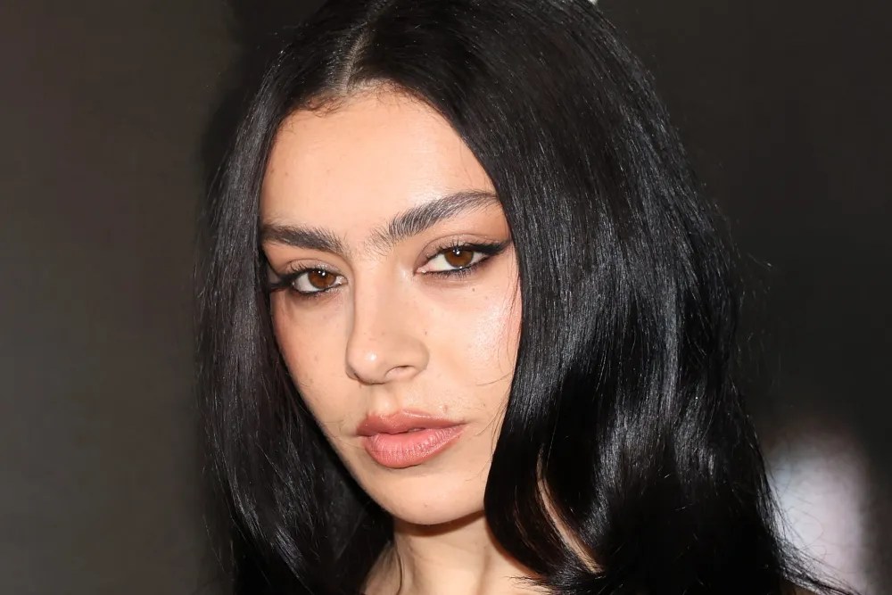 THE MOMENT: TODO SOBRE LA PELÍCULA DE CHARLI XCX (Y KYLIE&nbsp;JENNER)